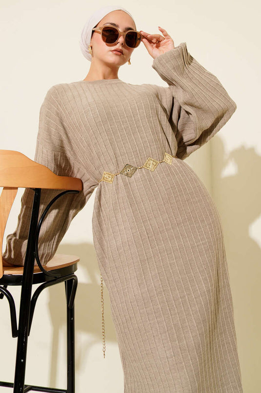 Robe décontractée en tricot à fines rayures beige