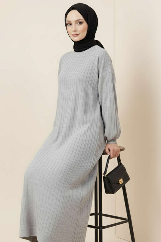 Robe en tricot décontractée à rayures fines grise