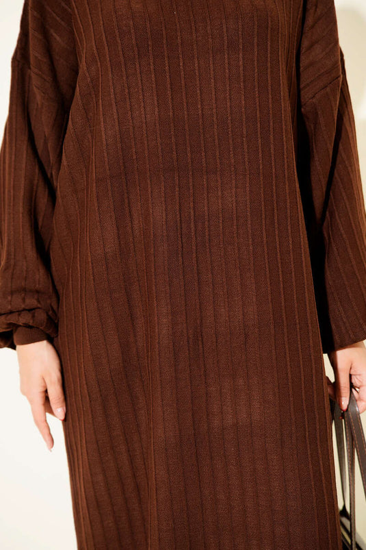 Robe ample en maille à fines rayures, marron