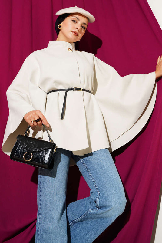 بونشو من الكشمير مزين بحزام رفيع وأحجار كريمة