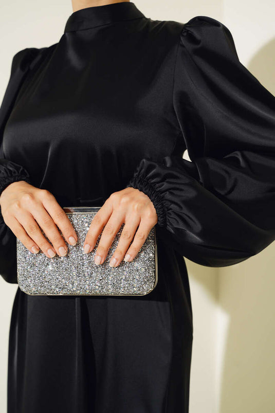 Robe En Satin Élastique À Manches Fines Ceinturées Noir