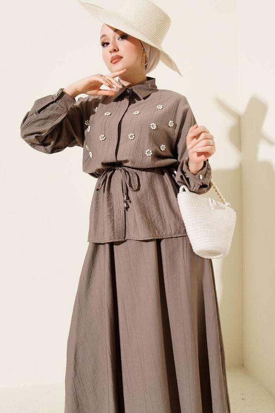 طقم تنورة بحزام خصر مزين بأزهار اللؤلؤ بلون فيزون