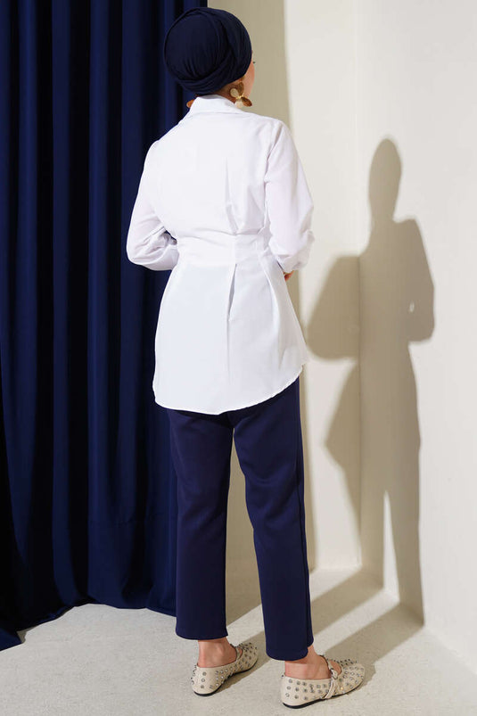 Chemise plissée à taille détaillée avec perles, blanche