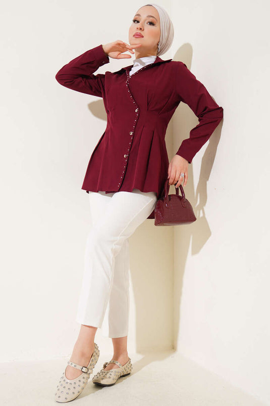 Chemise plissée à la taille avec détail perlé, bordeaux