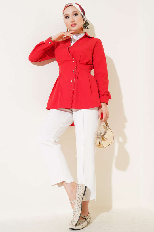 Chemise plissée à taille détaillée avec perles rouge