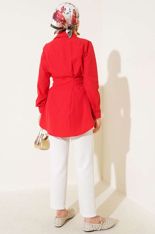 Chemise plissée à taille détaillée avec perles rouge