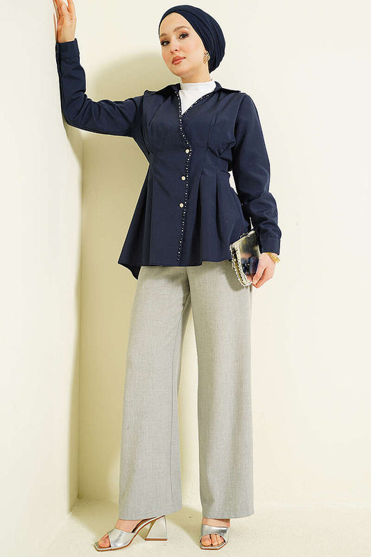 Chemise plissée à la taille avec détail perlé, bleu marine
