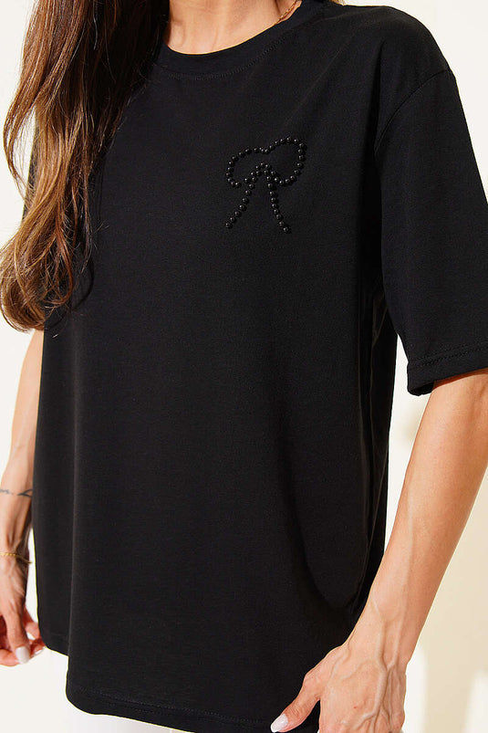 T-shirt noir avec nœud papillon en perles et pierres