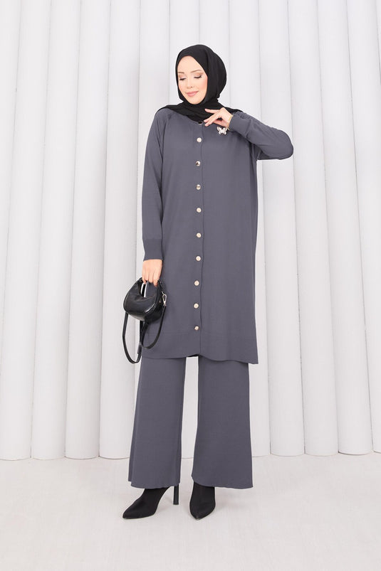 İnci Kelebek Broşlu Tesettür Triko Takım Gri