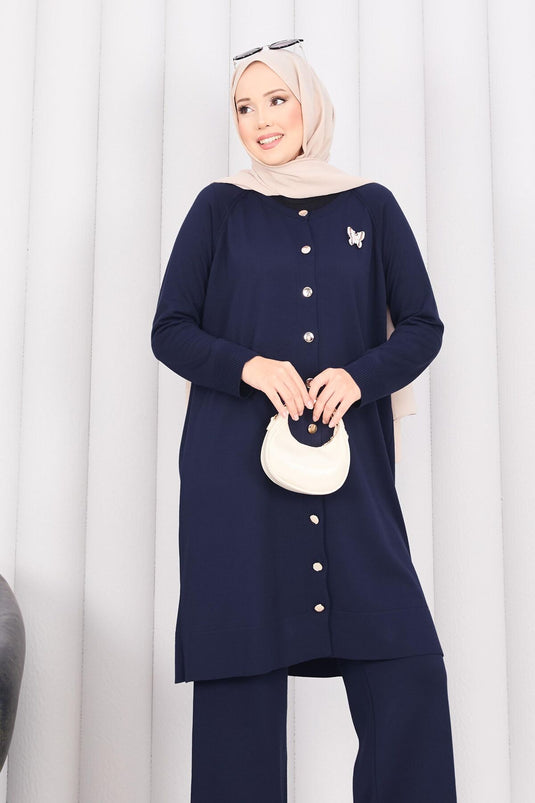 İnci Kelebek Broşlu Tesettür Triko Takım Lacivert