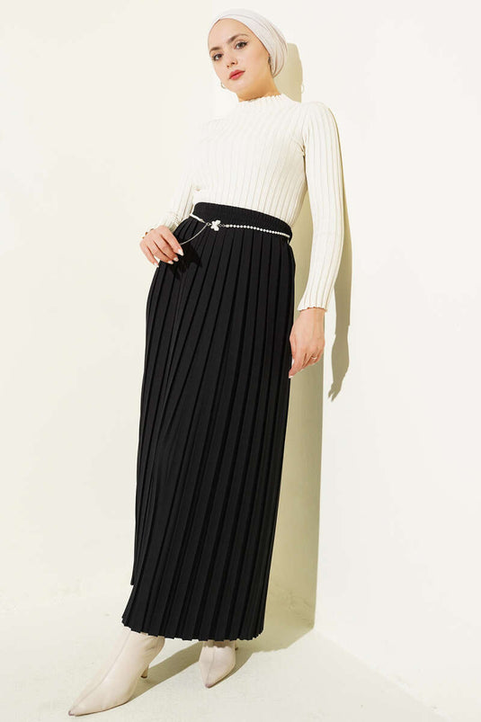 Pearl-Buckled Pleated Skirt Black
