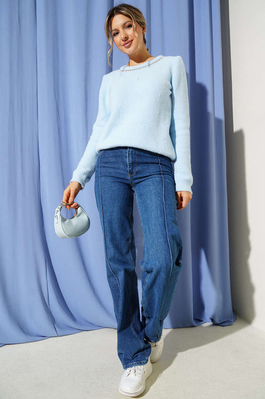 كنزة صوفية مخملية مزينة باللؤلؤ، لون أزرق فاتح