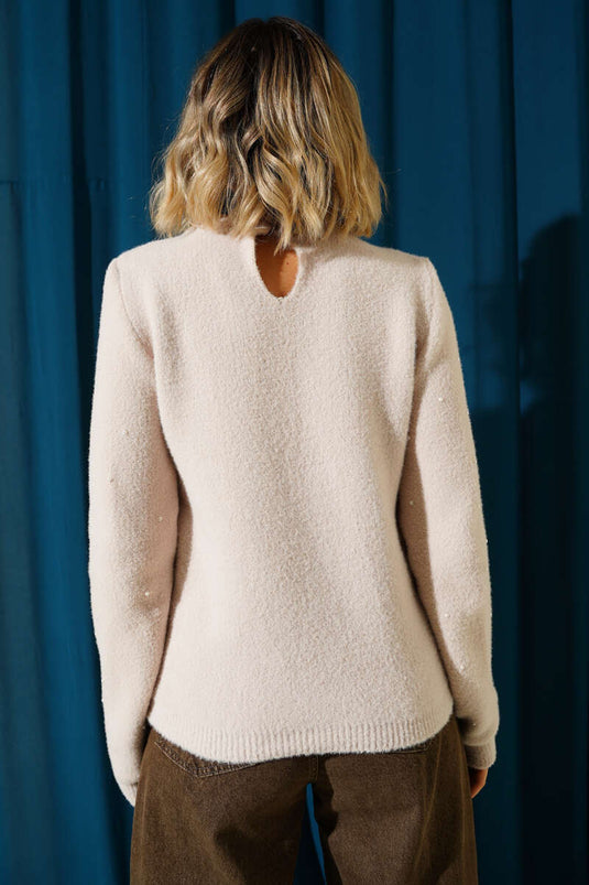 كنزة صوفية مخملية مزينة باللؤلؤ، لون بيج