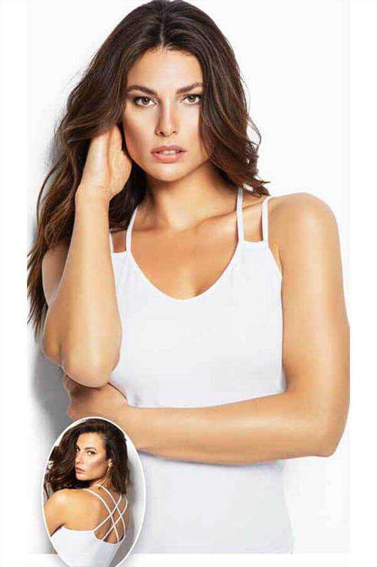 قميص داخلي أسود بتفاصيل حزام خلفي