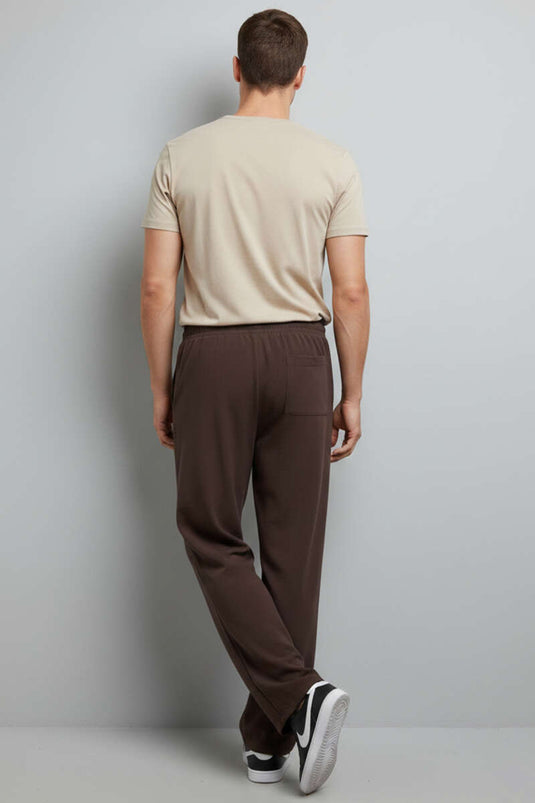 Pantalón holgado de hombre de tensel con cordón en color café