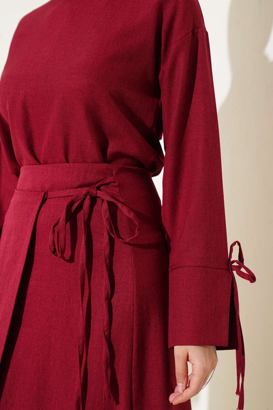 Ensemble deux pièces basique avec jupe à nouer et couleur bordeaux