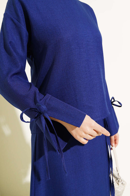 بدلة أساسية من قطعتين مع تنورة مربوطة، أزرق داكن