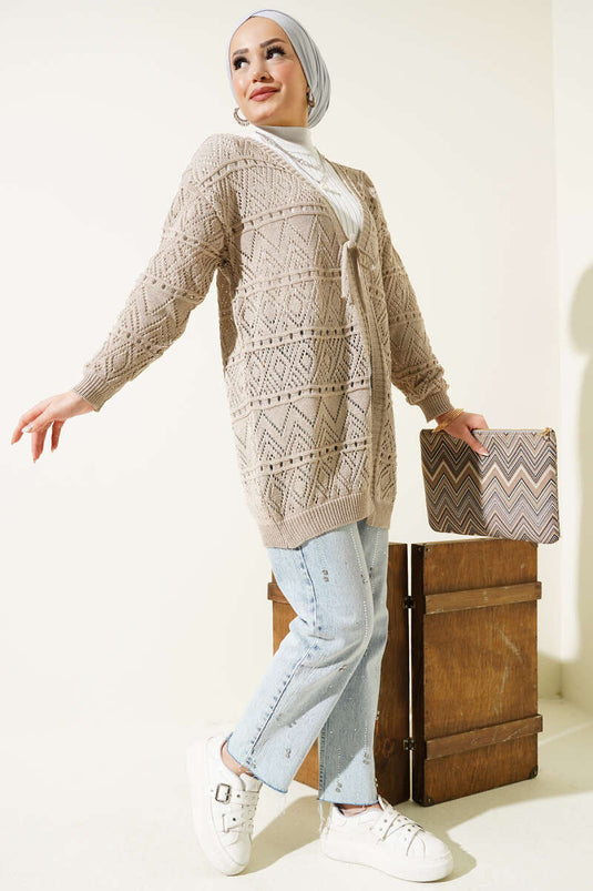 Strickjacke mit Muster und Kordelzug in Beige