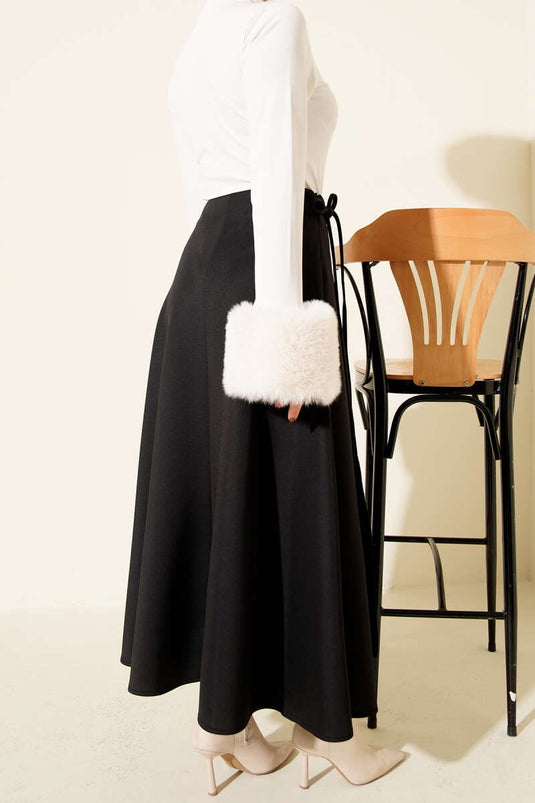 Jupe de plongée noire évasée avec lien à nouer dans le dos