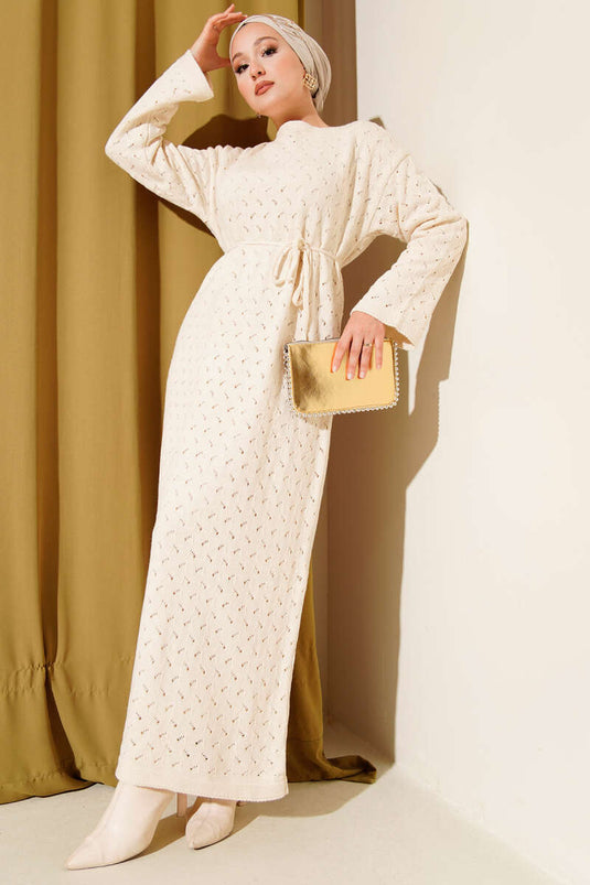 Robe en maille ajourée avec ceinture en corde écrue