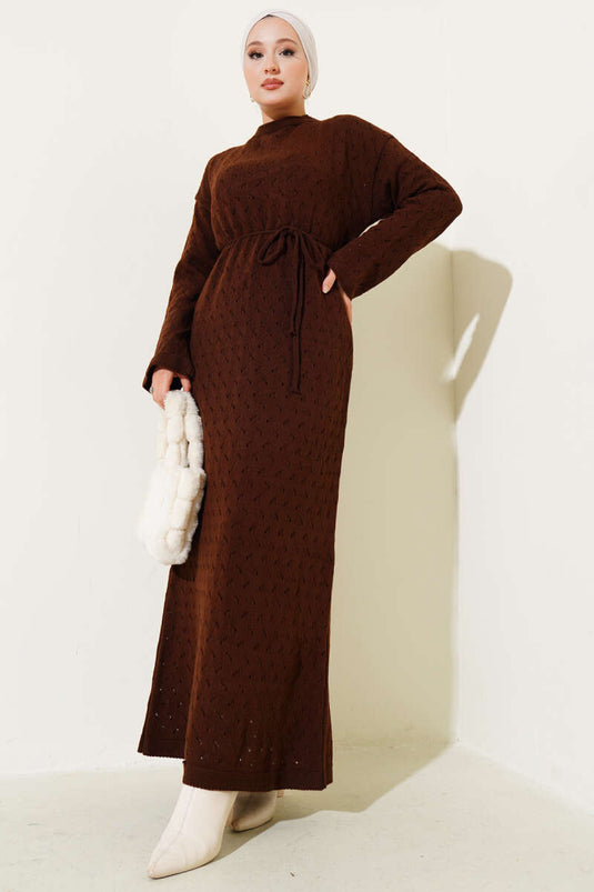 Robe en maille ajourée avec ceinture en corde, marron