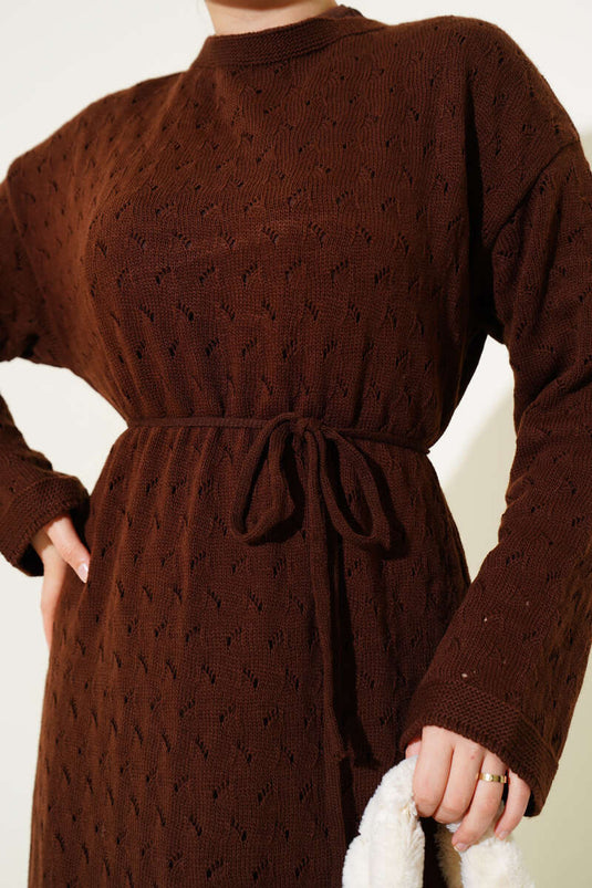 Robe en maille ajourée avec ceinture en corde, marron