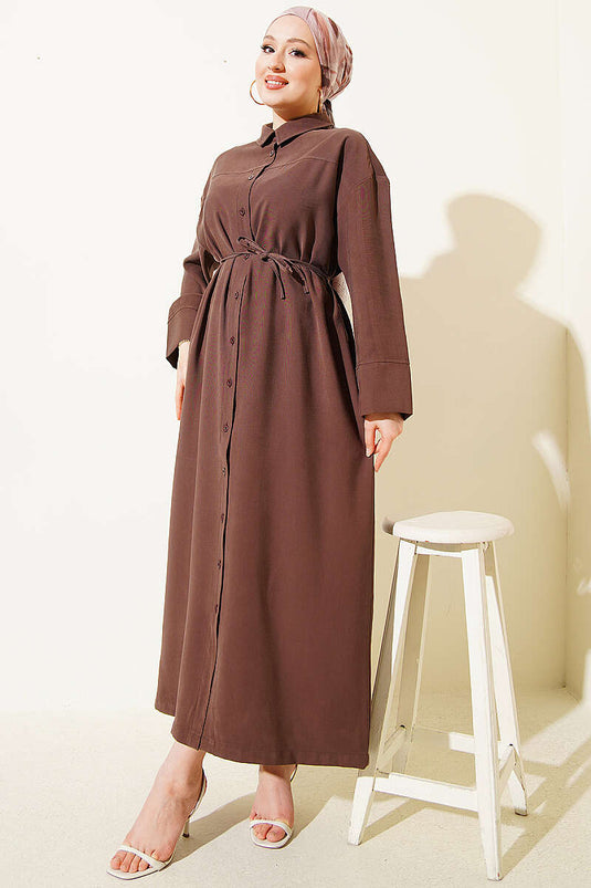 Robe longue boutonnée en tensel avec ceinture cordelette, couleur café