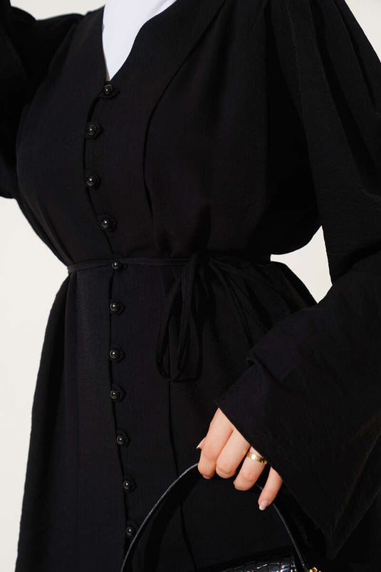 طقم أسود من قطعتين مع حزام وإغلاق بأزرار بريطانية