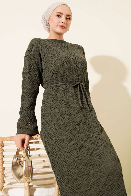 فستان تريكو مربع مزخرف بحزام حبل باللون الأخضر الزيتوني