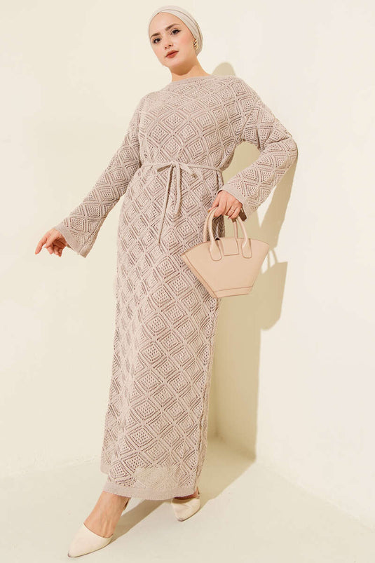 İp Kuşaklı Kare Ajurlu Triko Elbise Kemik