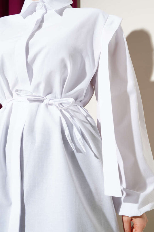 Camicia a mantella con cintura in corda e spalle bianche