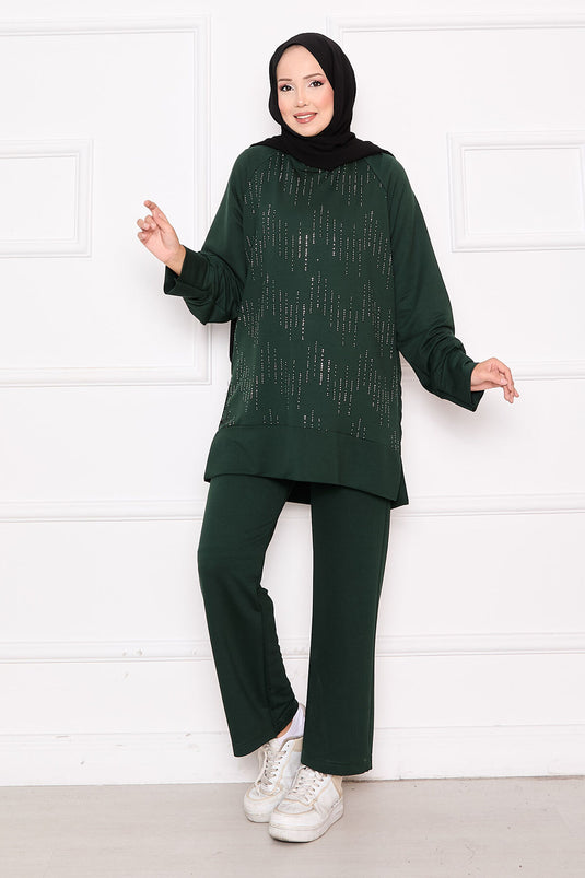 طقم أويسو من قطعتين من الزمرد مع تفاصيل حجرية لامعة