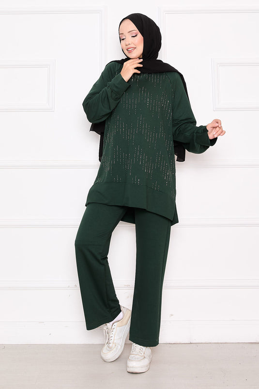 طقم أويسو من قطعتين من الزمرد مع تفاصيل حجرية لامعة