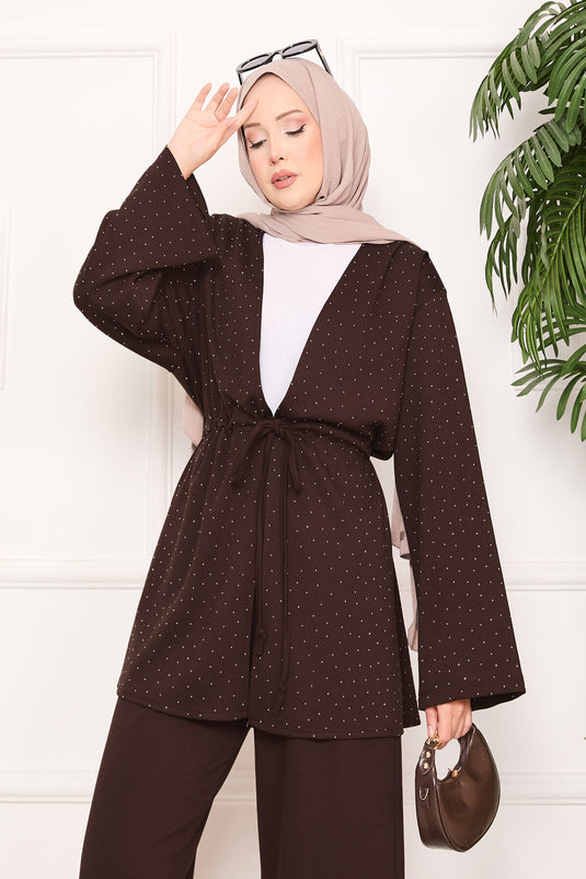 Ensemble hijab plissé Oysho marron orné de pierres scintillantes