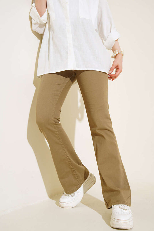 Pantalon en jean kaki taille haute à jambe évasée