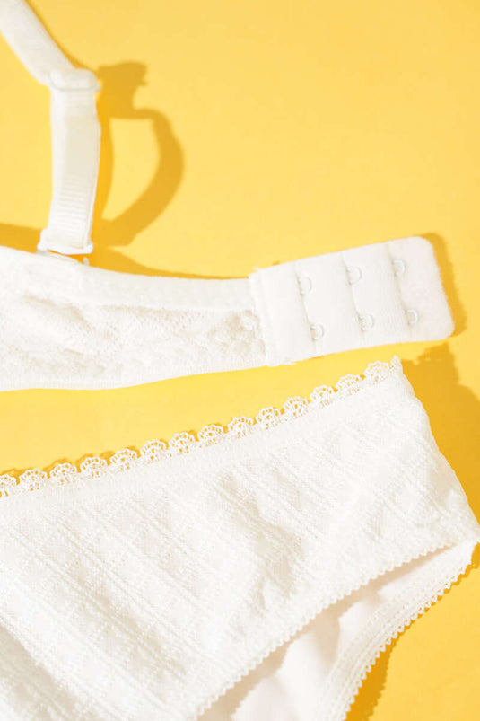 طقم حمالة صدر مبطنة بنقشة جاكار بلون بيج فاتح