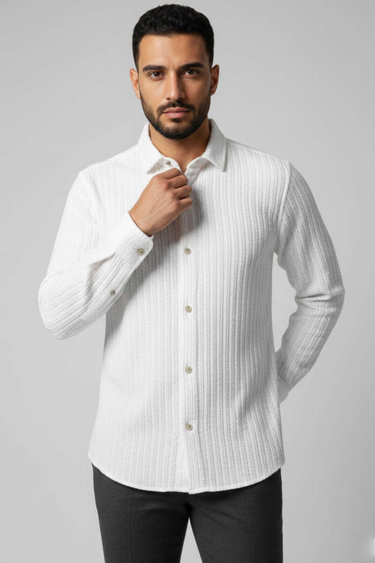 قميص رجالي بنقشة جاكار، لون بيج فاتح