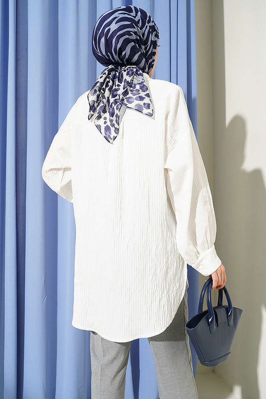 Chemise basique blanche à rayures en relief