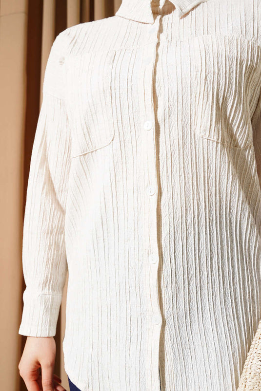 Camicia a righe in rilievo con taschino sul petto beige