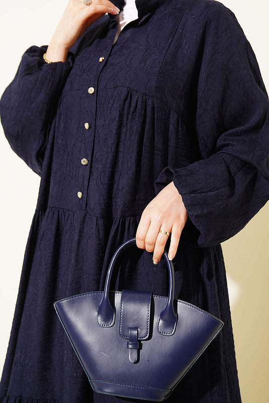 Robe longue boutonnée à motif en relief bleu marine