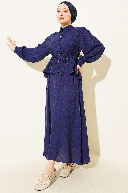 Ensemble jupe à ceinture en corde avec motif en relief bleu marine