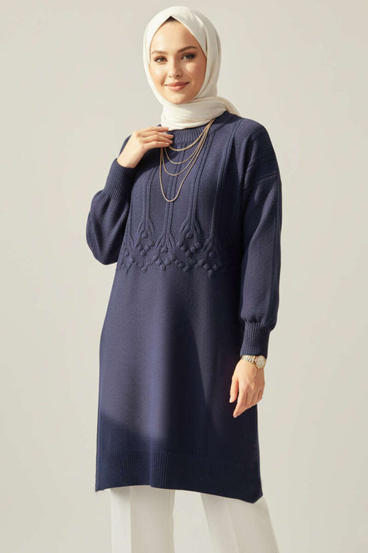 سترة ناعمة محبوكة بنقش بارز، لون كحلي