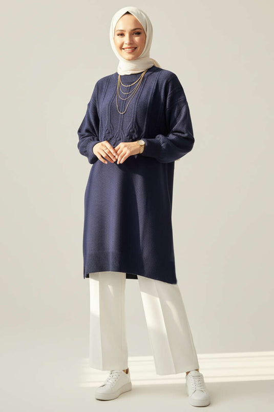 سترة ناعمة محبوكة بنقش بارز، لون كحلي