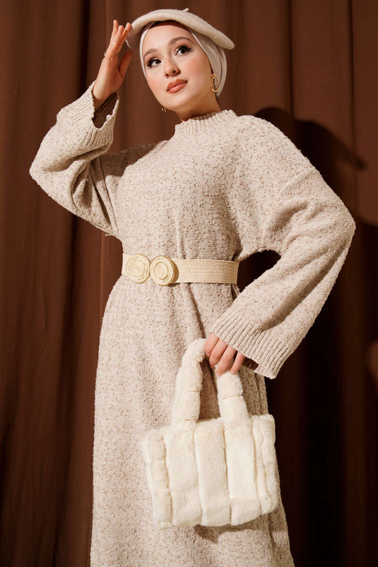 Robe en maille beige à motif en relief