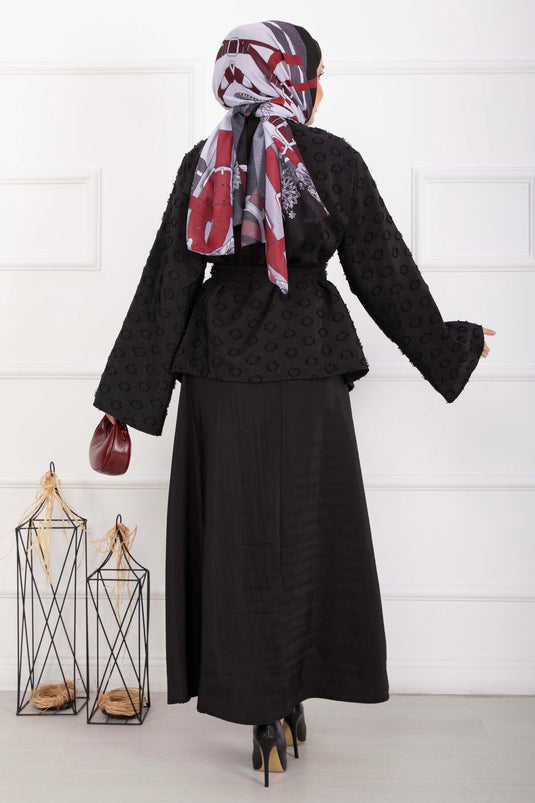 طقم تنورة بحزام بارز الملمس باللون الأسود