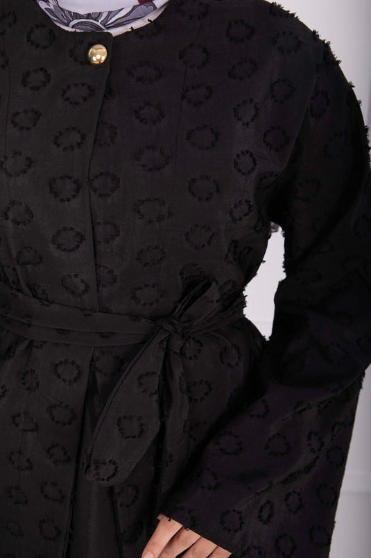 طقم تنورة بحزام بارز الملمس باللون الأسود