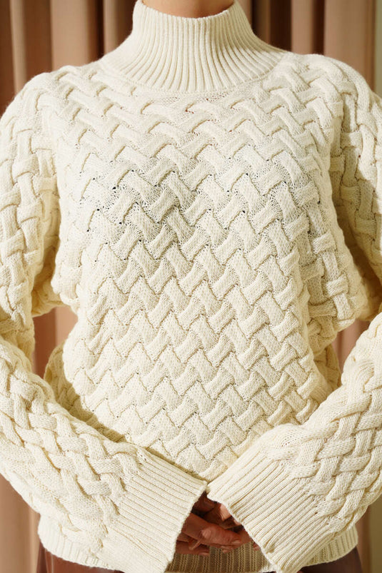 Pull en tricot à manches chauve-souris en relief écru