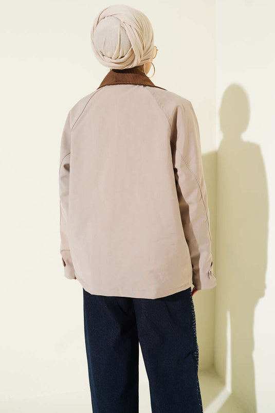 Veste en velours beige à col et poches