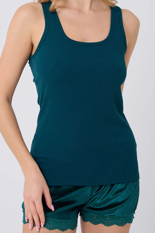 طقم بيجامة شورت مخملي زمرد