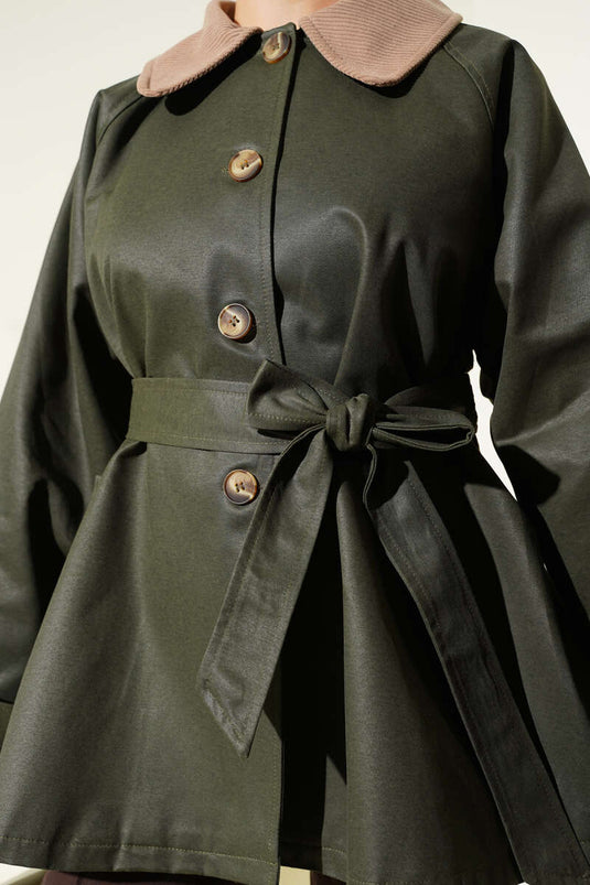 Trench con collo in velluto e cintura color cachi